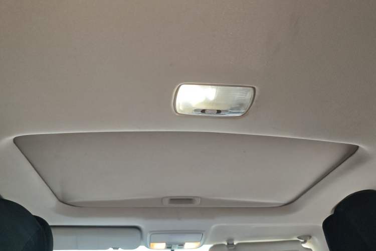 Used Honda CR-V 2016 2.0L two-wheel drive Urban Edition Headliner