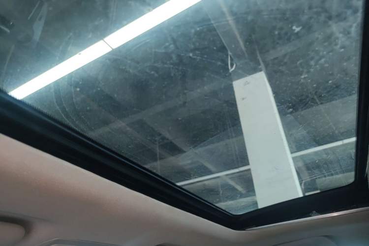 Used Honda CR-V 2016 2.0L two-wheel drive Urban Edition Headliner