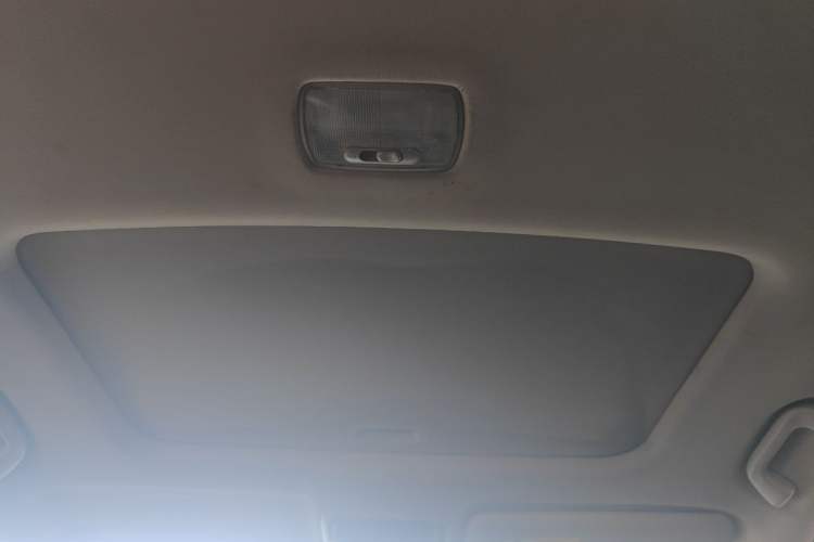 Used Honda CR-V 2016 2.0L two-wheel drive Urban Edition Headliner
