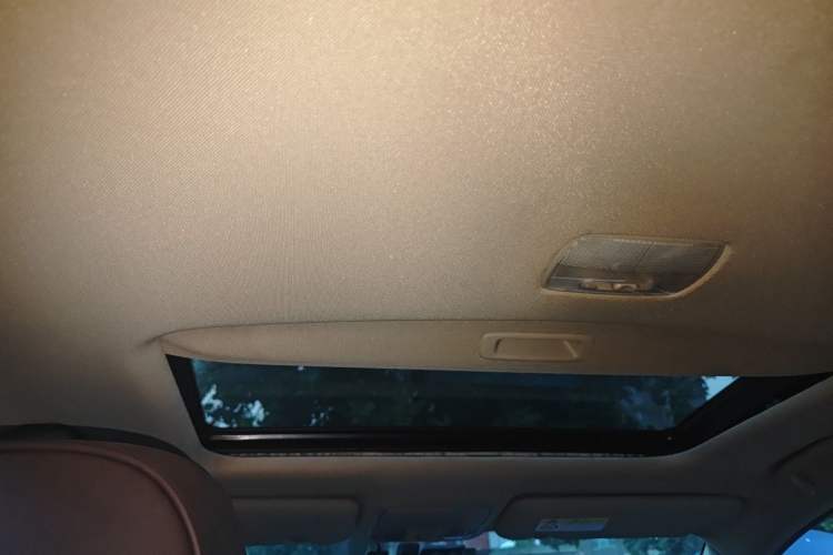 Used Honda CR-V 2016 2.0L two-wheel drive Urban Edition Headliner