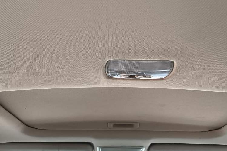 Used Honda CR-V 2016 2.0L two-wheel drive Urban Edition Headliner