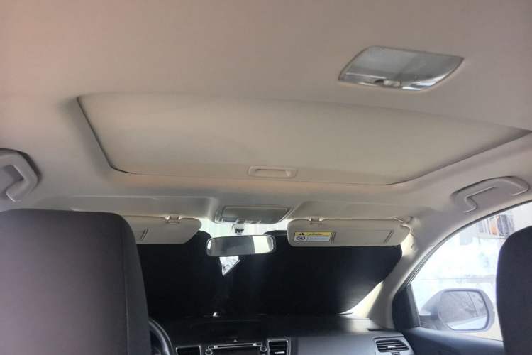 Used Honda CR-V 2016 2.0L two-wheel drive Urban Edition Headliner