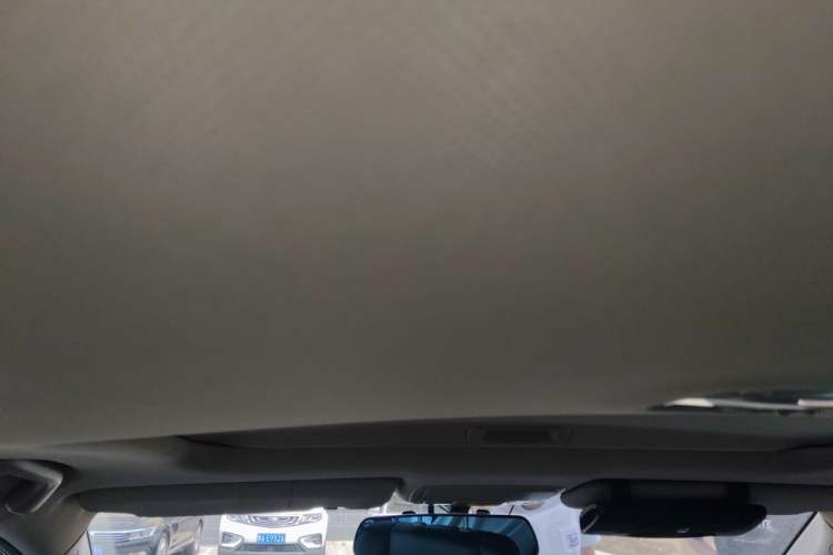 Used Honda CR-V 2016 2.0L two-wheel drive Urban Edition Headliner