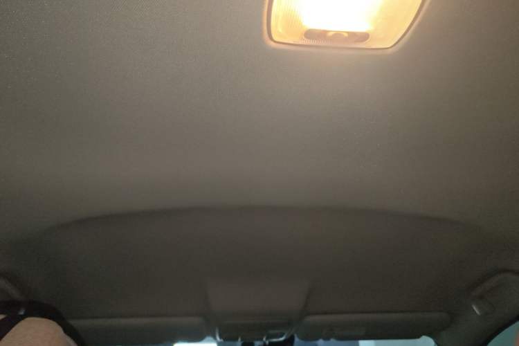Used Honda CR-V 2016 2.0L Two-Wheel Drive Classic Edition Headliner