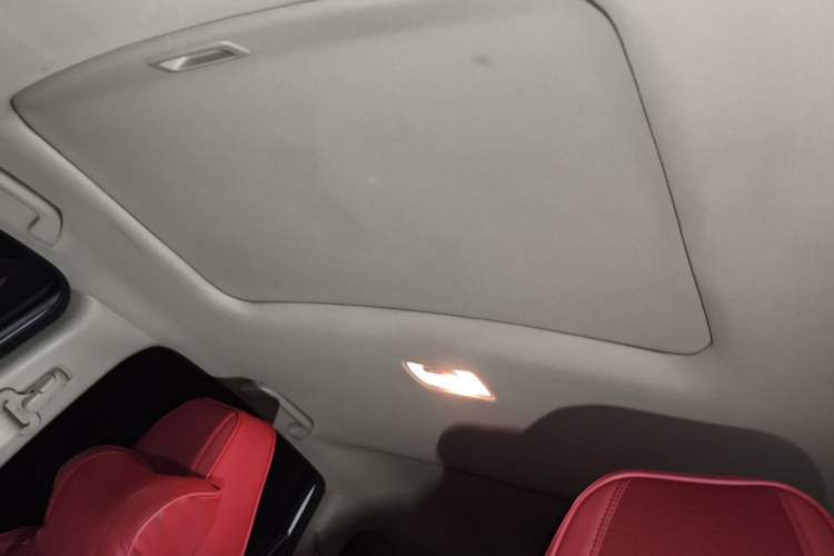 Used Honda CR-V 2016 2.0L two-wheel drive Urban Edition Headliner