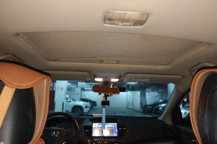 Used Honda CR-V 2016 2.0L two-wheel drive Urban Edition Headliner