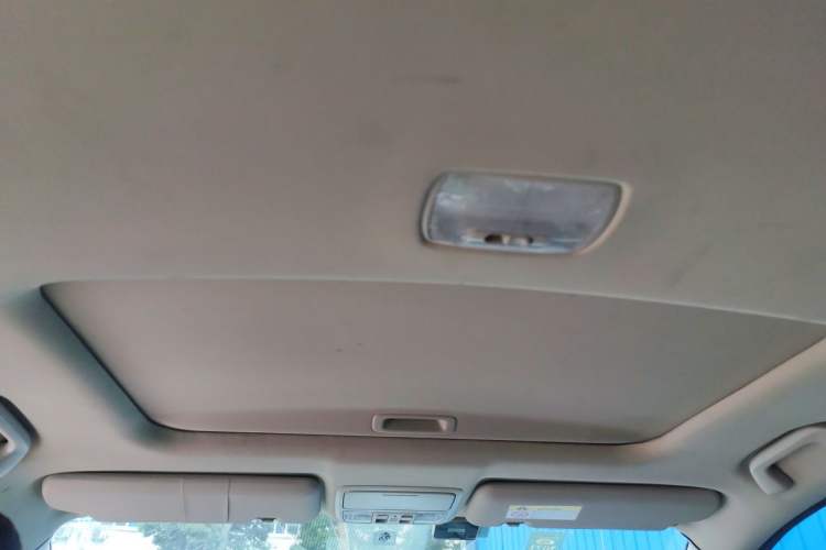 Used Honda CR-V 2016 2.0L two-wheel drive Urban Edition Headliner