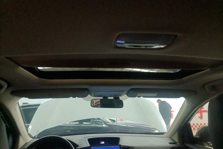 Used Honda CR-V 2016 2.0L two-wheel drive Urban Edition Headliner