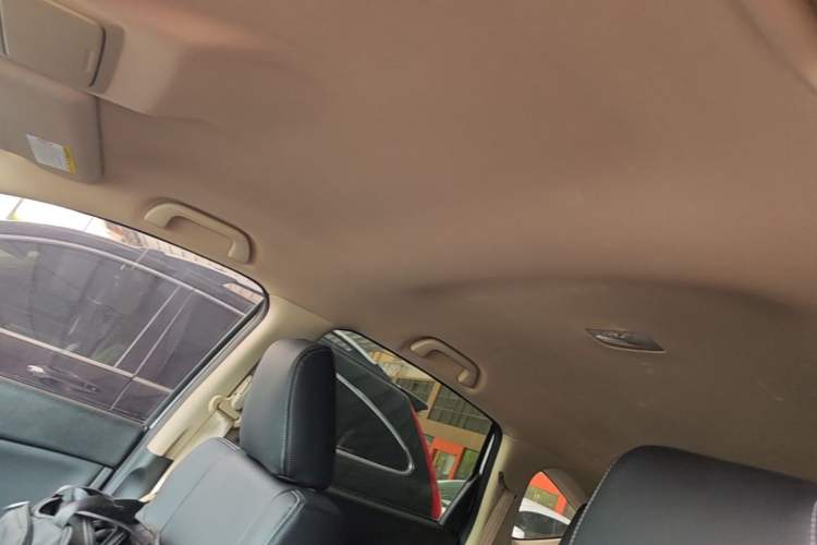 Used Honda CR-V 2016 2.0L Two-Wheel Drive Classic Edition Headliner