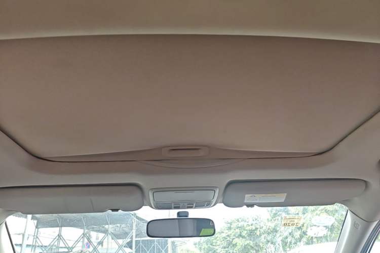 Used Honda CR-V 2016 2.0L two-wheel drive Urban Edition Headliner