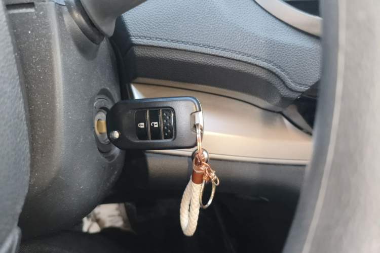 Used Honda CR-V 2016 2.0L two-wheel drive Urban Edition Interior 1