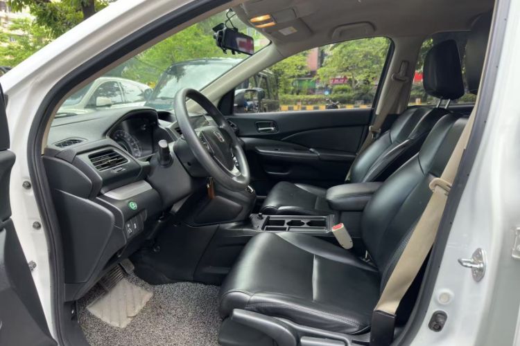Used Honda CR-V 2016 2.0L Two-Wheel Drive Classic Edition Interior 1