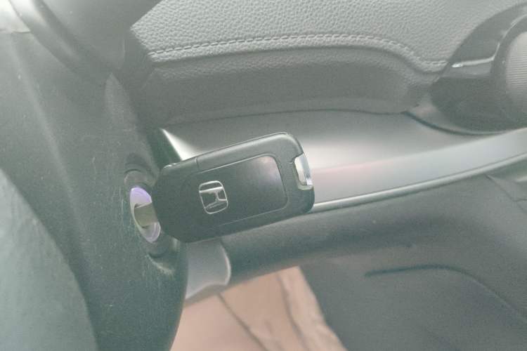 Used Honda CR-V 2016 2.0L two-wheel drive Urban Edition Interior 1