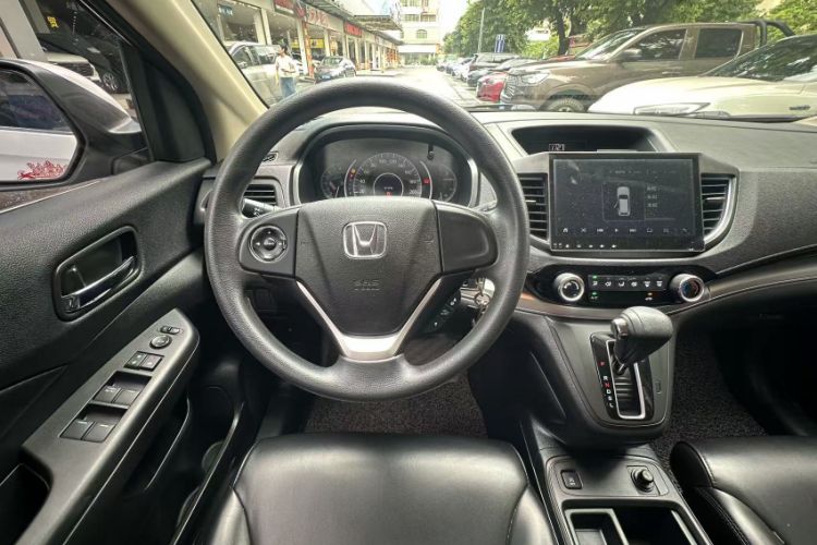 Used Honda CR-V 2016 2.0L Two-Wheel Drive Classic Edition Interior 2