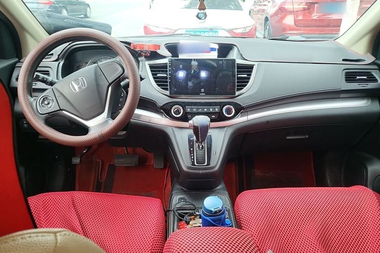 Used Honda CR-V 2016 2.0L two-wheel drive Urban Edition Interior 2