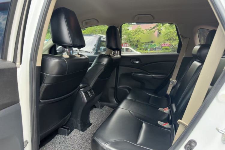 Used Honda CR-V 2016 2.0L Two-Wheel Drive Classic Edition Interior 3