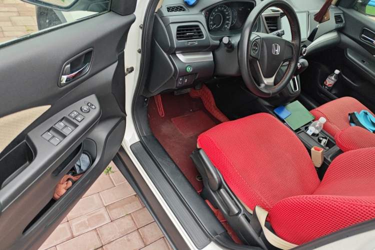 Used Honda CR-V 2016 2.0L Two-Wheel Drive Classic Edition Interior 3