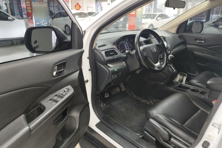 Used Honda CR-V 2016 2.0L two-wheel drive Urban Edition Interior 3