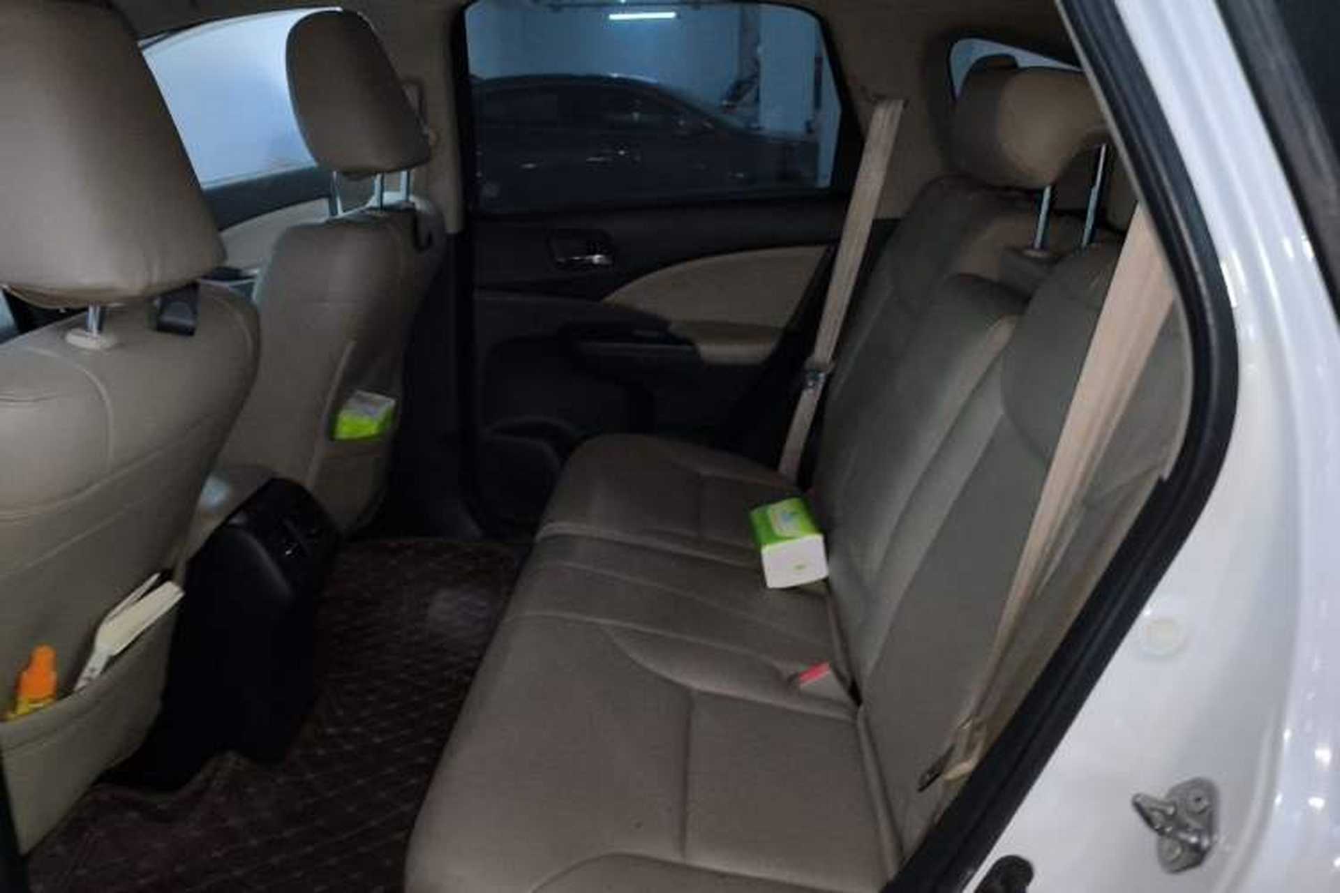 Used Honda CR-V 2016 2.0L two-wheel drive Urban Edition Interior 4