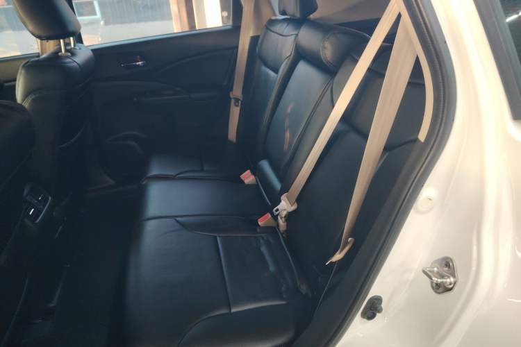 Used Honda CR-V 2016 2.0L two-wheel drive Urban Edition Interior 4