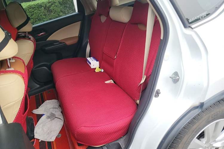 Used Honda CR-V 2016 2.0L two-wheel drive Urban Edition Interior 4