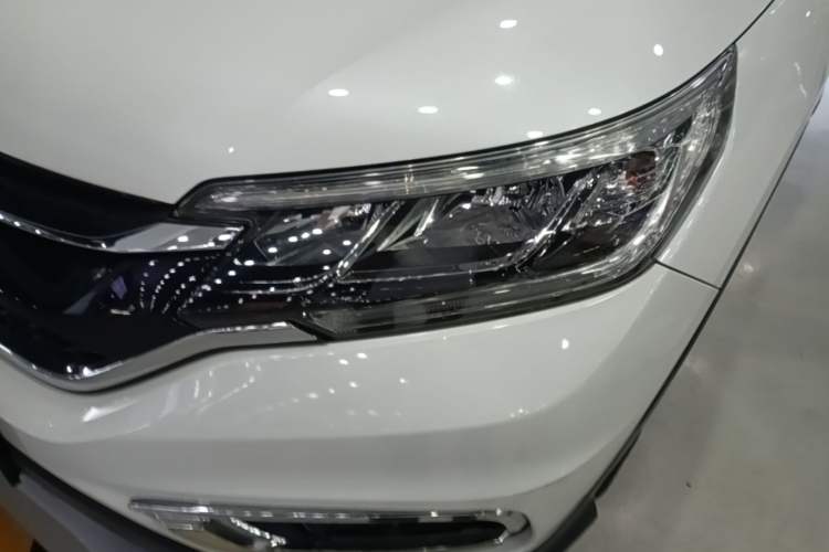 Used Honda CR-V 2016 2.0L Two-Wheel Drive Classic Edition Left Front Headlight