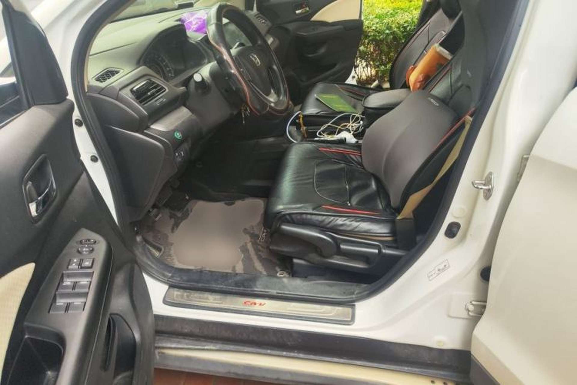 Used Honda CR-V 2016 2.0L two-wheel drive Urban Edition Left Front Seat