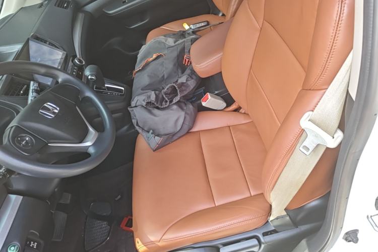 Used Honda CR-V 2016 2.0L two-wheel drive Urban Edition Left Front Seat