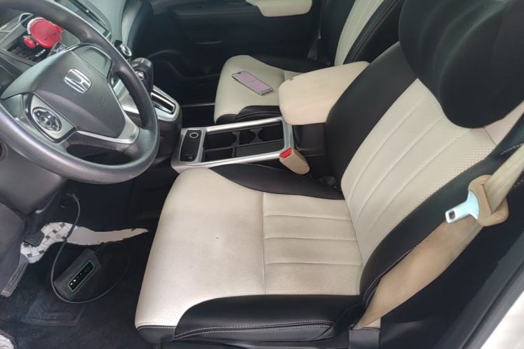 Used Honda CR-V 2016 2.0L two-wheel drive Urban Edition Left Front Seat