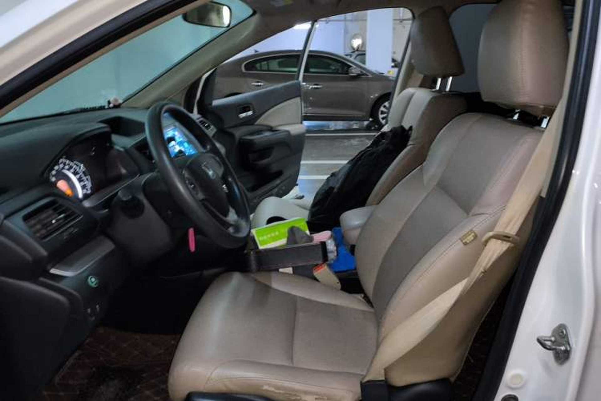 Used Honda CR-V 2016 2.0L two-wheel drive Urban Edition Left Front Seat
