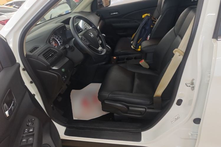 Used Honda CR-V 2016 2.0L two-wheel drive Urban Edition Left Front Seat