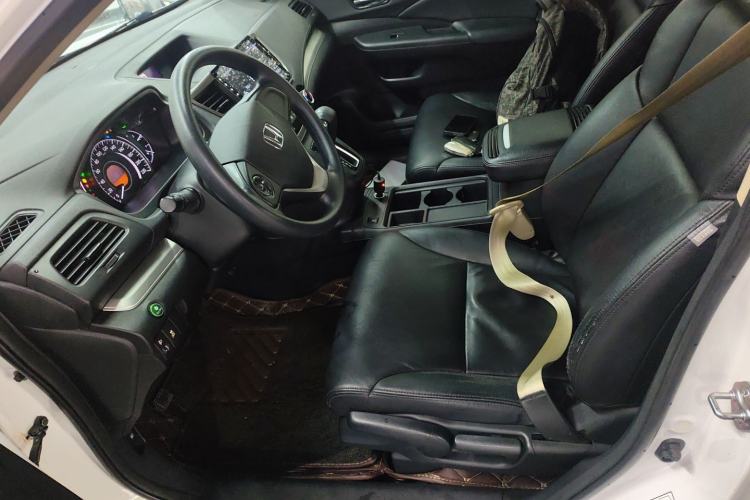 Used Honda CR-V 2016 2.0L Two-Wheel Drive Classic Edition Left Front Seat