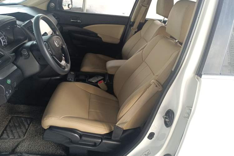Used Honda CR-V 2016 2.0L two-wheel drive Urban Edition Left Front Seat