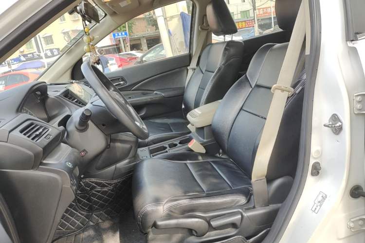 Used Honda CR-V 2016 2.0L two-wheel drive Urban Edition Left Front Seat