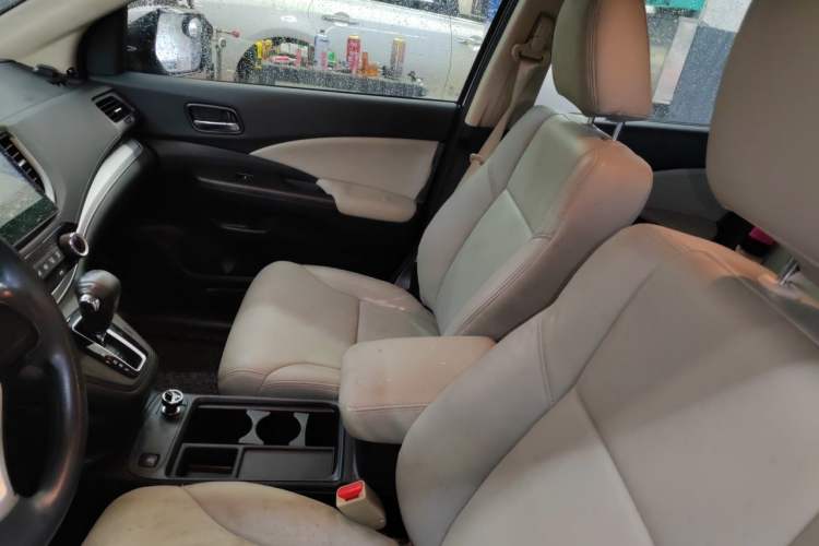 Used Honda CR-V 2016 2.0L two-wheel drive Urban Edition Left Front Seat