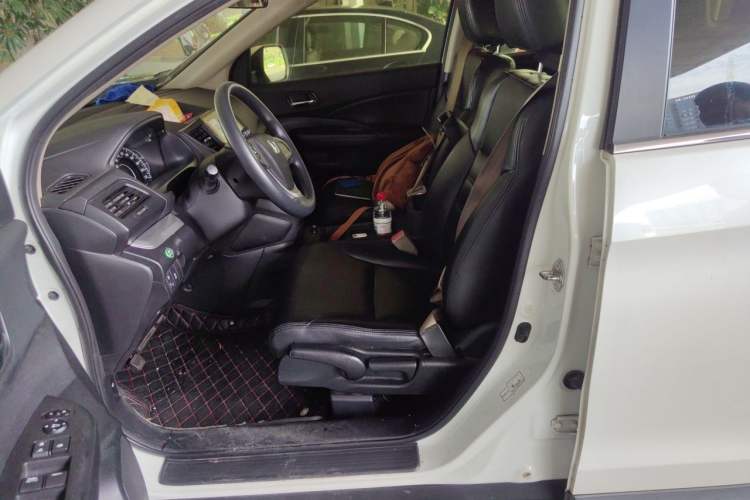 Used Honda CR-V 2016 2.0L two-wheel drive Urban Edition Left Front Seat