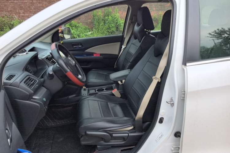 Used Honda CR-V 2016 2.0L two-wheel drive Urban Edition Left Front Seat
