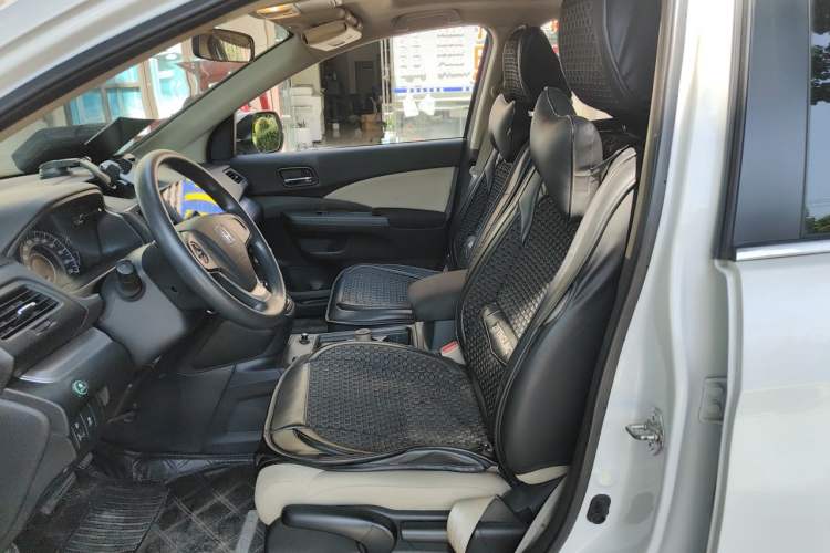 Used Honda CR-V 2016 2.0L two-wheel drive Urban Edition Left Front Seat