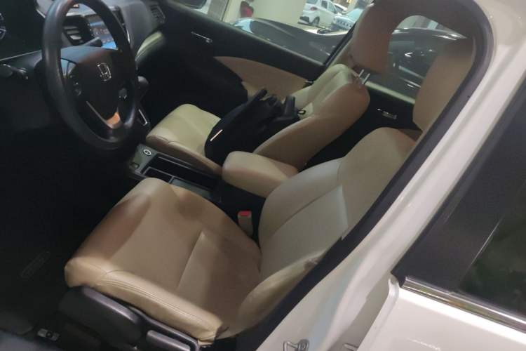Used Honda CR-V 2016 2.0L Two-Wheel Drive Classic Edition Left Front Seat