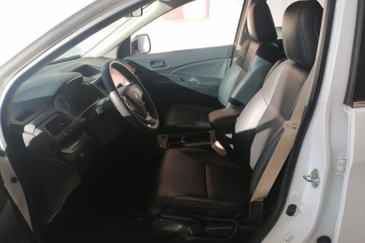 Used Honda CR-V 2016 2.0L Two-Wheel Drive Classic Edition Left Front Seat