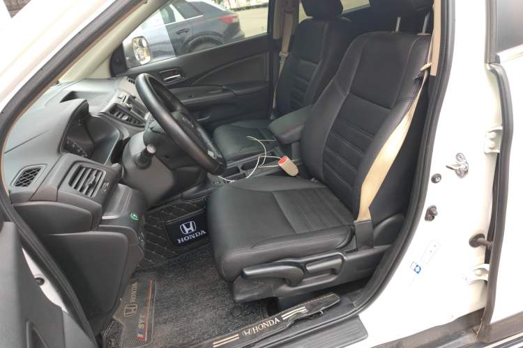 Used Honda CR-V 2016 2.0L Two-Wheel Drive Classic Edition Left Front Seat