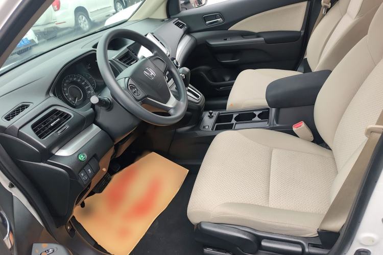 Used Honda CR-V 2016 2.0L two-wheel drive Urban Edition Left Front Seat