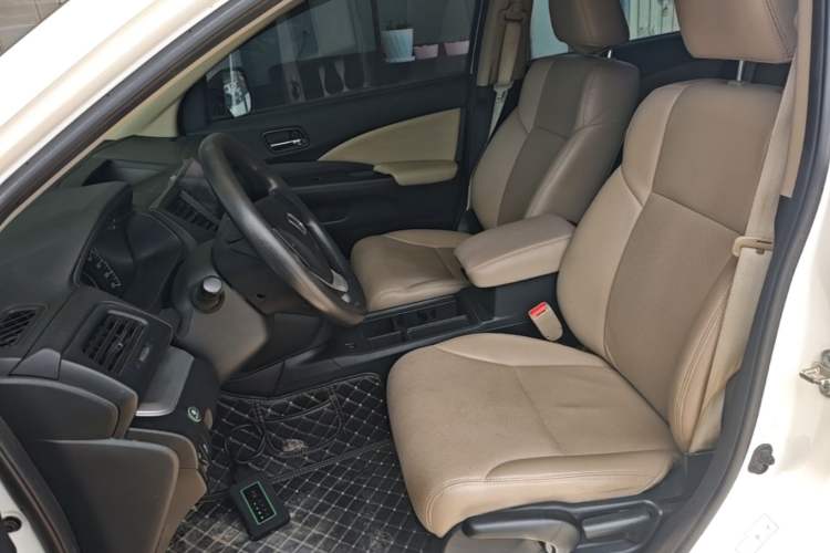 Used Honda CR-V 2016 2.0L Two-Wheel Drive Classic Edition Left Front Seat