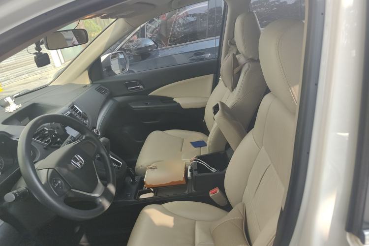 Used Honda CR-V 2016 2.0L two-wheel drive Urban Edition Left Front Seat