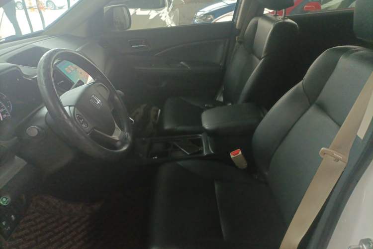 Used Honda CR-V 2016 2.0L two-wheel drive Urban Edition Left Front Seat