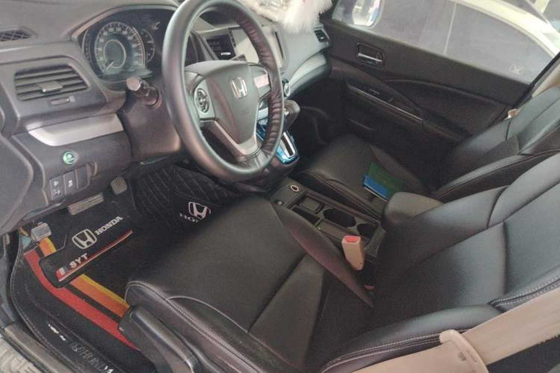 Used Honda CR-V 2016 2.0L two-wheel drive Urban Edition Left Front Seat
