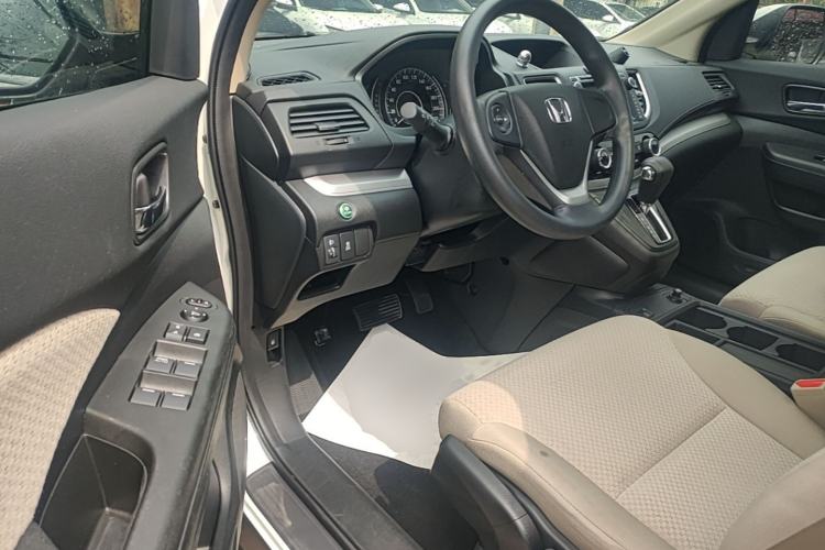 Used Honda CR-V 2016 2.0L two-wheel drive Urban Edition Left Front Seat