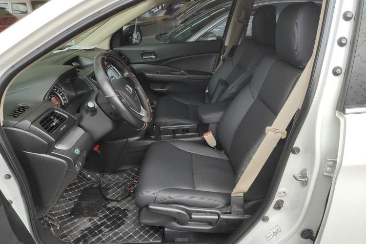 Used Honda CR-V 2016 2.0L two-wheel drive Urban Edition Left Front Seat