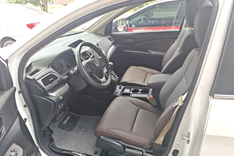 Used Honda CR-V 2016 2.0L two-wheel drive Urban Edition Left Front Seat