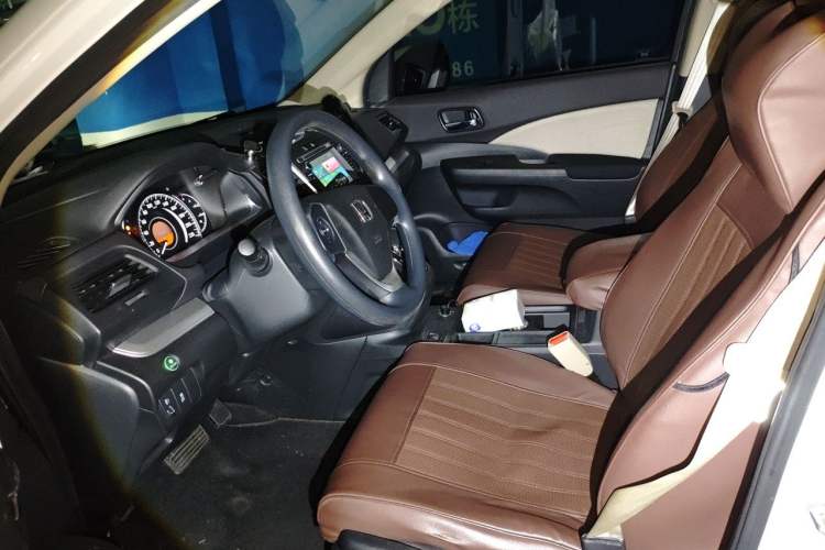 Used Honda CR-V 2016 2.0L two-wheel drive Urban Edition Left Front Seat